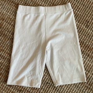 Aritzia Wilfred cream biker shorts